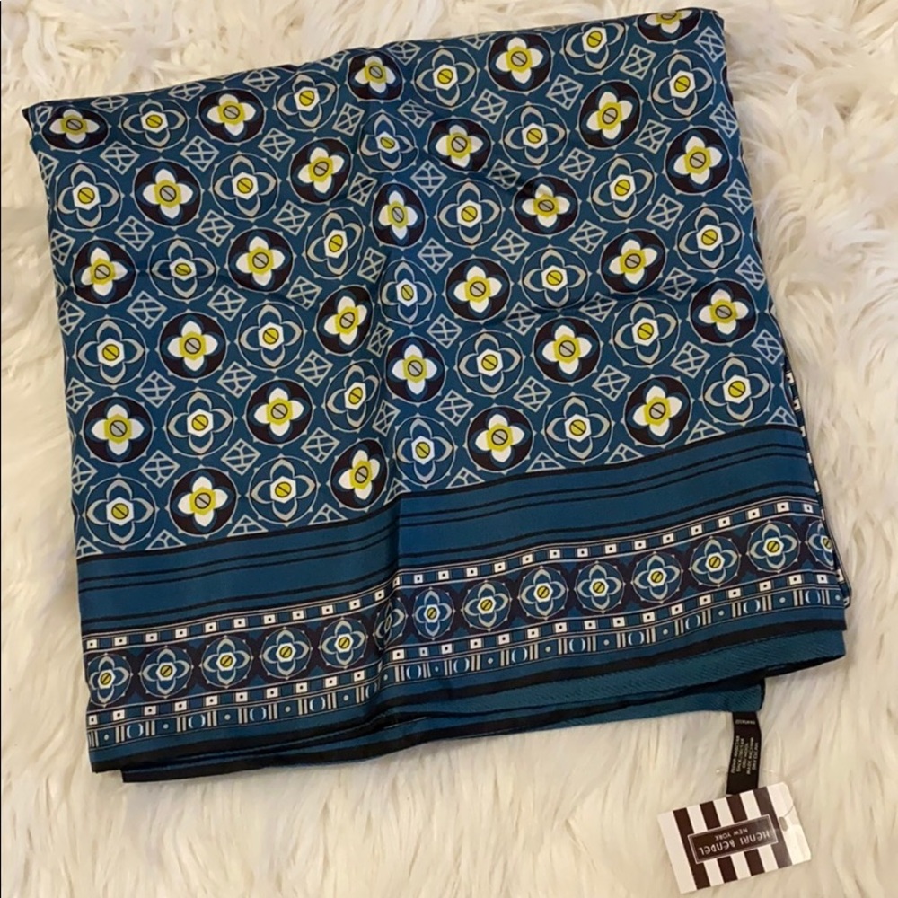 Henri Bendel Foulard Reversible Scarf